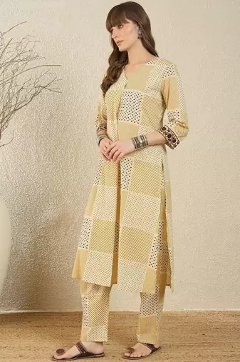 Women Printed Regular Pure Cotton Kurta with Trousers