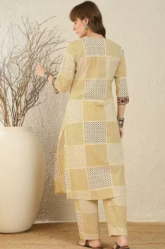 Women Printed Regular Pure Cotton Kurta with Trousers