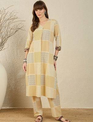 Women Printed Regular Pure Cotton Kurta with Trousers 6