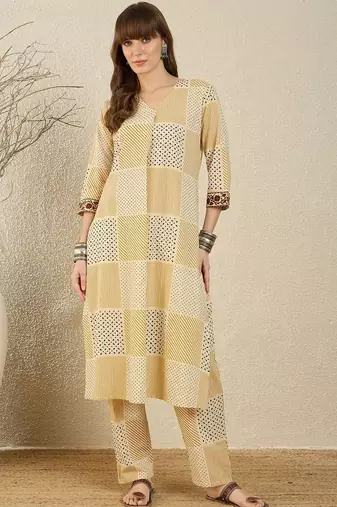 Women Printed Regular Pure Cotton Kurta with Trousers