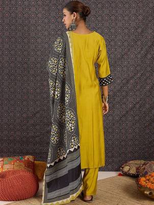 Women Ethnic Motifs Printed Regular Thread Work Kurta with Pyjamas & With Dupatta 3