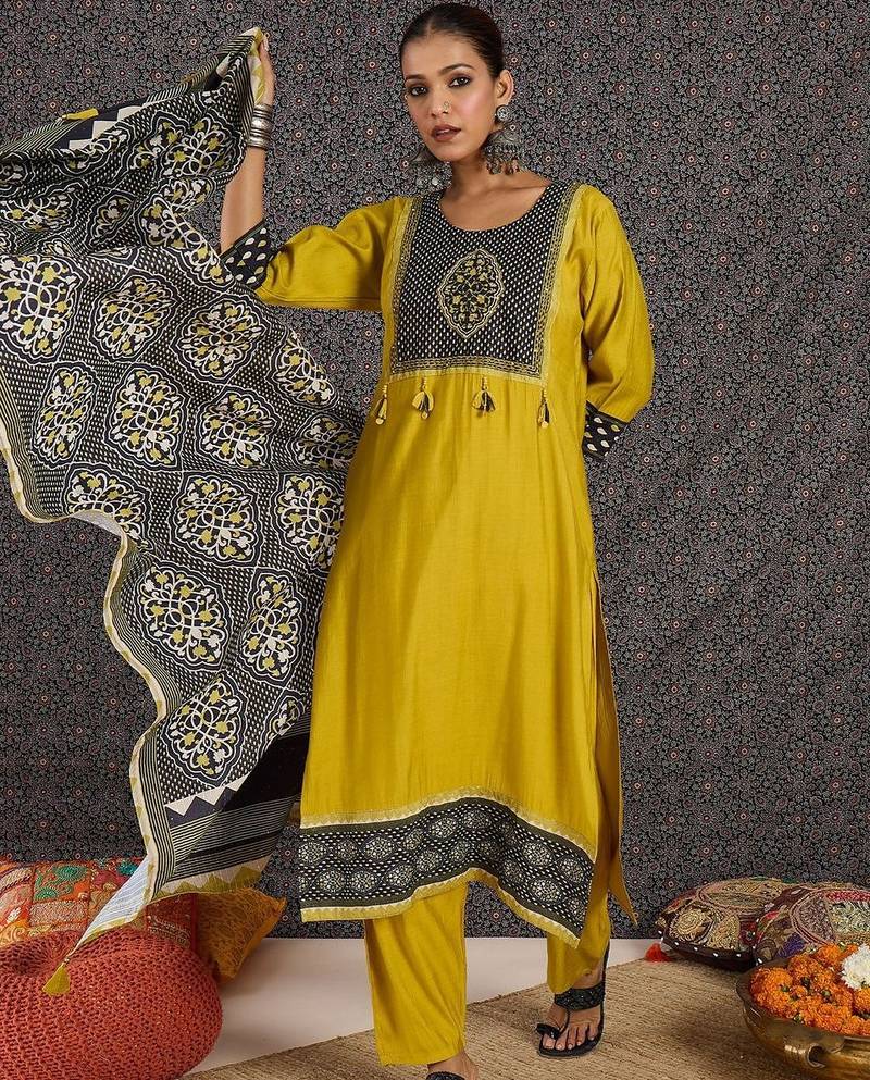 Women Ethnic Motifs Printed Regular Thread Work Kurta with Pyjamas & With Dupatta