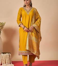 Women Ethnic Motifs Embroidered Regular Thread Work Kurta with Trousers & With Dupatta