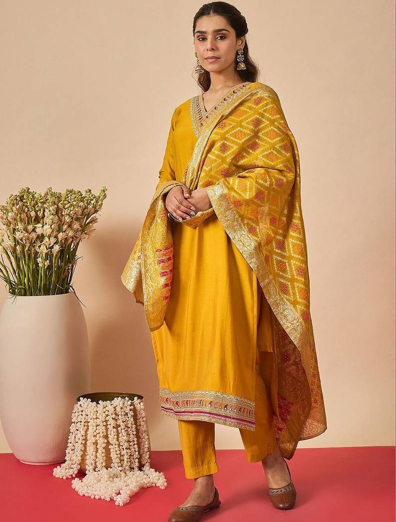 Women Ethnic Motifs Embroidered Regular Thread Work Kurta with Trousers & With Dupatta