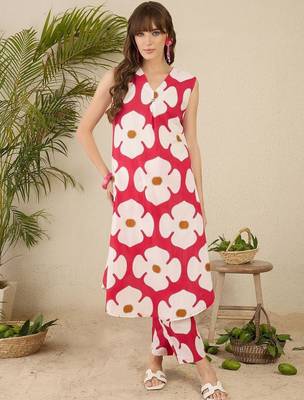 Women Floral Printed Regular Pure Cotton Kurta with Trousers 1