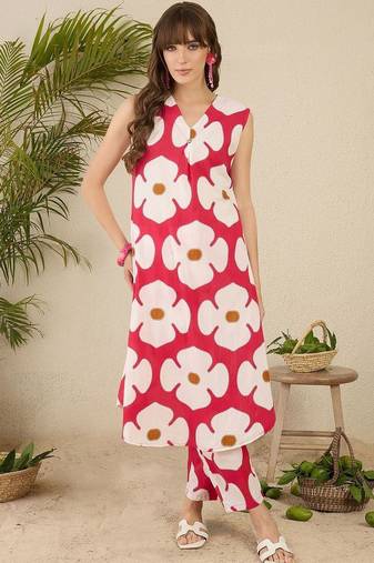 Women Floral Printed Regular Pure Cotton Kurta with Trousers