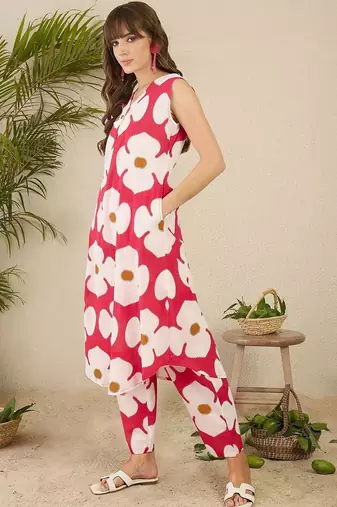 Women Floral Printed Regular Pure Cotton Kurta with Trousers