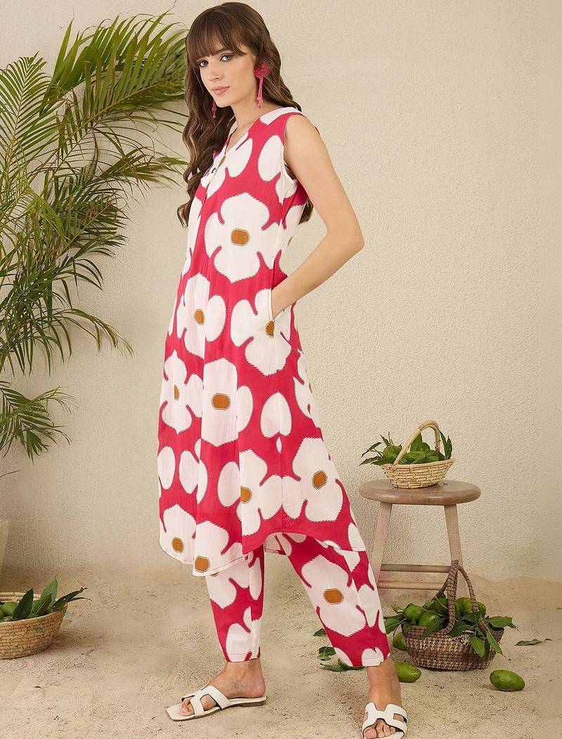 Women Floral Printed Regular Pure Cotton Kurta with Trousers