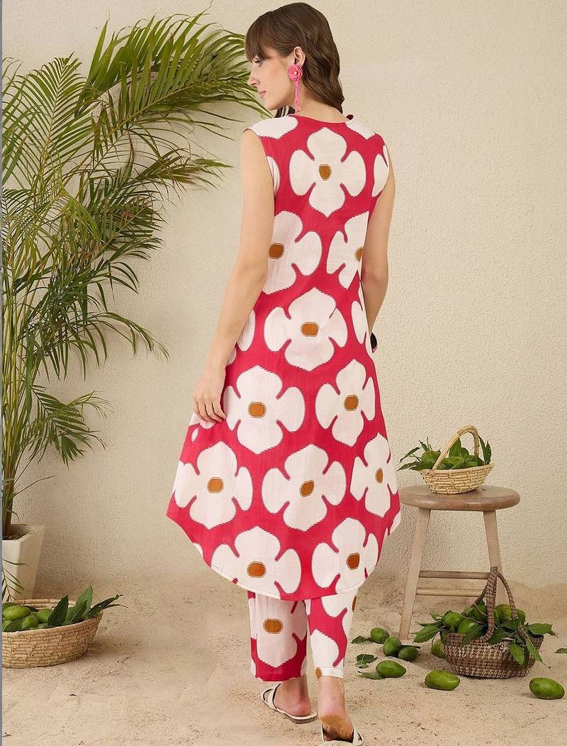 Women Floral Printed Regular Pure Cotton Kurta with Trousers