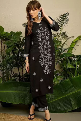 Women Ethnic Motifs Embroidered Regular Thread Work Kurta with Trousers