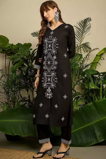Women Ethnic Motifs Embroidered Regular Thread Work Kurta with Trousers