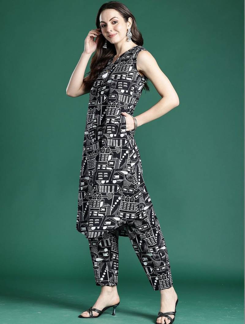 Women Printed Regular Pure Cotton Kurta with Trousers
