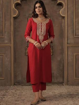 Women Ethnic Motifs Embroidered Regular Sequinned Liva Kurta with Trousers 2