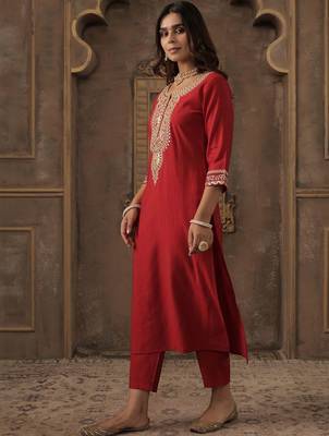 Women Ethnic Motifs Embroidered Regular Sequinned Liva Kurta with Trousers 5