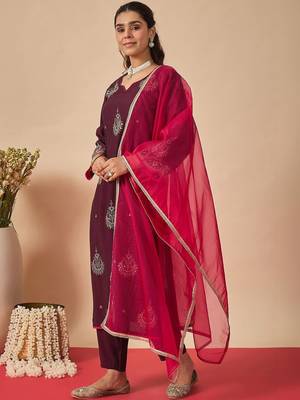 Women Ethnic Motifs Embroidered Regular Liva Kurta with Trousers & With Dupatta 3