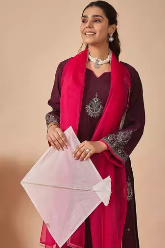 Women Ethnic Motifs Embroidered Regular Liva Kurta with Trousers & With Dupatta