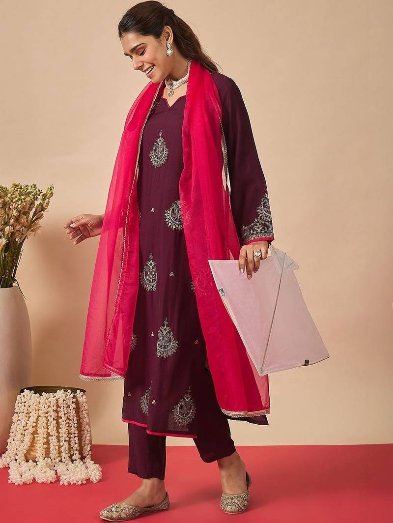 Women Ethnic Motifs Embroidered Regular Liva Kurta with Trousers & With Dupatta