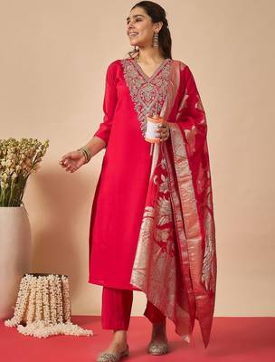 Women Ethnic Motifs Embroidered Regular Thread Work Kurta with Trousers & With Dupatta 2