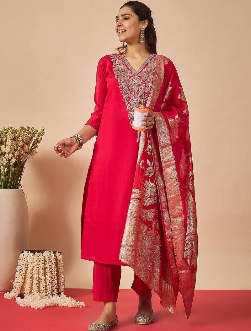 Women Ethnic Motifs Embroidered Regular Thread Work Kurta with Trousers & With Dupatta