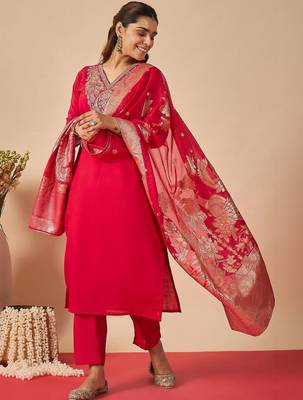 Women Ethnic Motifs Embroidered Regular Thread Work Kurta with Trousers & With Dupatta 3