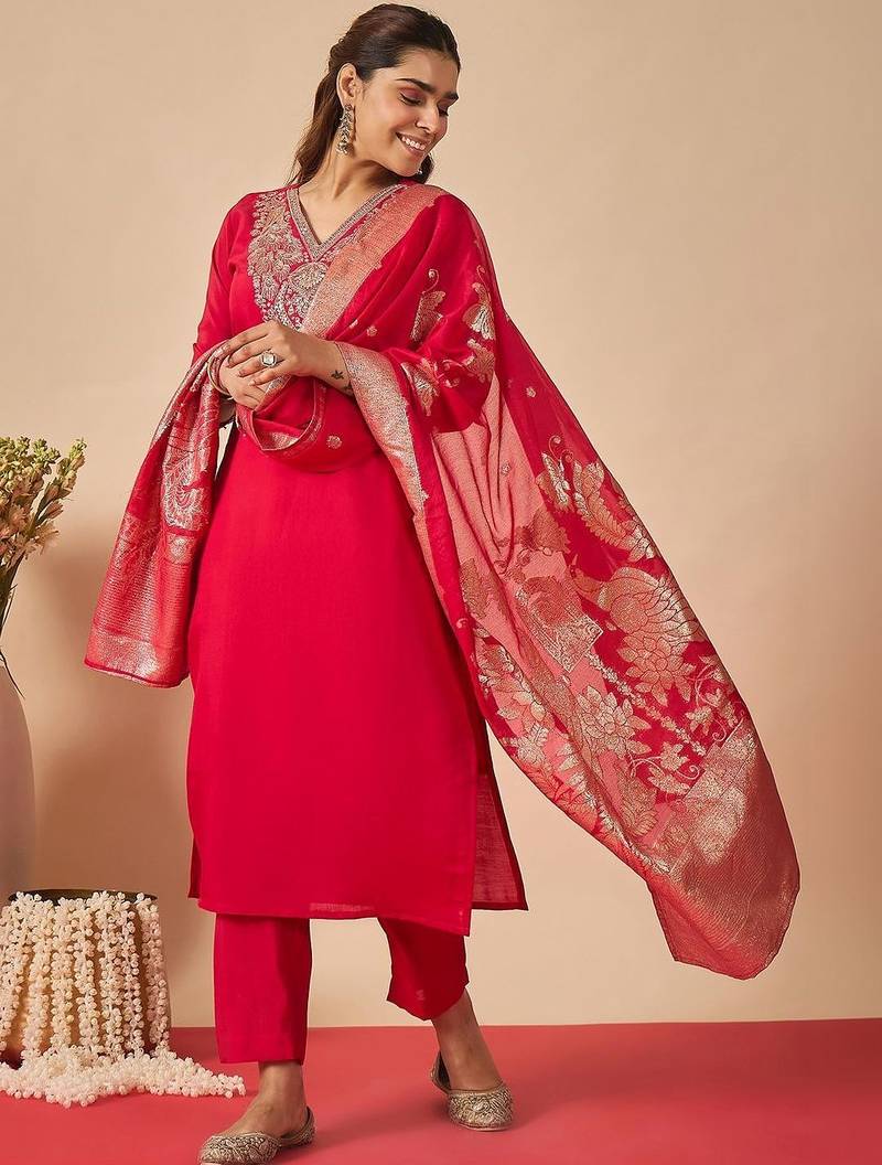 Women Ethnic Motifs Embroidered Regular Thread Work Kurta with Trousers & With Dupatta