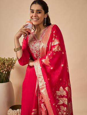Women Ethnic Motifs Embroidered Regular Thread Work Kurta with Trousers & With Dupatta 4