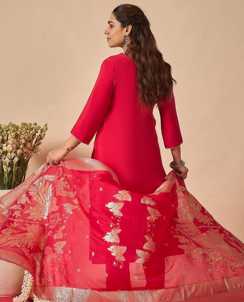 Women Ethnic Motifs Embroidered Regular Thread Work Kurta with Trousers & With Dupatta