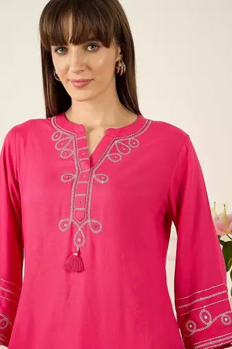 Women Ethnic Motifs Embroidered Regular Thread Work Kurta with Trousers