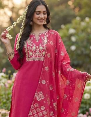 Women Ethnic Motifs Embroidered Regular Thread Work Kurta with Trousers & With Dupatta 3