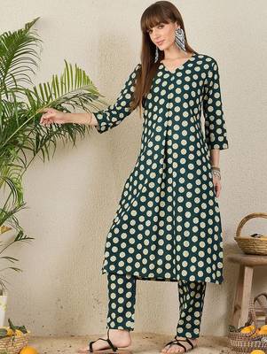 Women Printed Regular Pure Cotton Kurta with Trousers 3