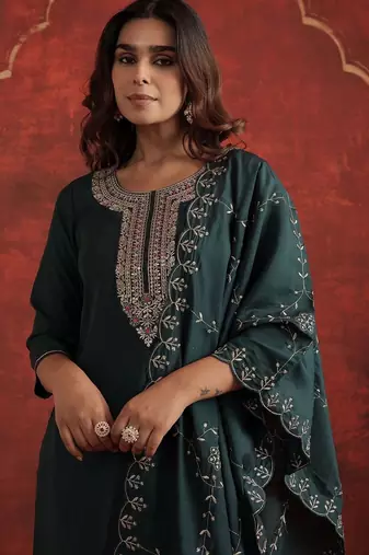 Women Ethnic Motifs Embroidered Regular Thread Work Kurta with Trousers & With Dupatta