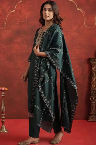 Women Ethnic Motifs Embroidered Regular Thread Work Kurta with Trousers & With Dupatta
