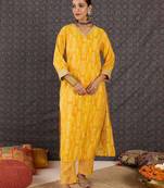 Women Ethnic Motifs Printed Regular Chanderi Silk Kurta with Trousers & With Dupatta
