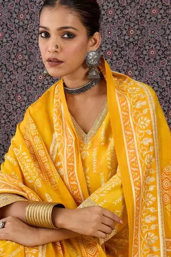 Women Ethnic Motifs Printed Regular Chanderi Silk Kurta with Trousers & With Dupatta