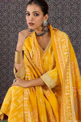 Women Ethnic Motifs Printed Regular Chanderi Silk Kurta with Trousers & With Dupatta