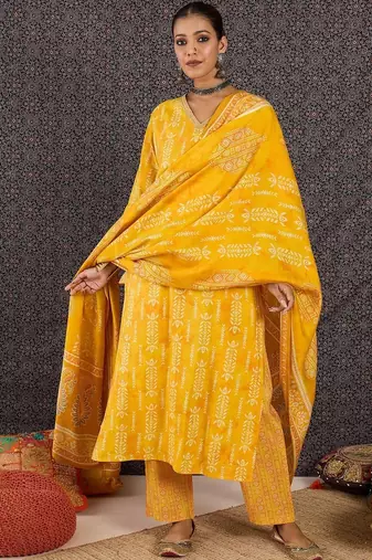 Women Ethnic Motifs Printed Regular Chanderi Silk Kurta with Trousers & With Dupatta