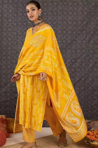 Women Ethnic Motifs Printed Regular Chanderi Silk Kurta with Trousers & With Dupatta