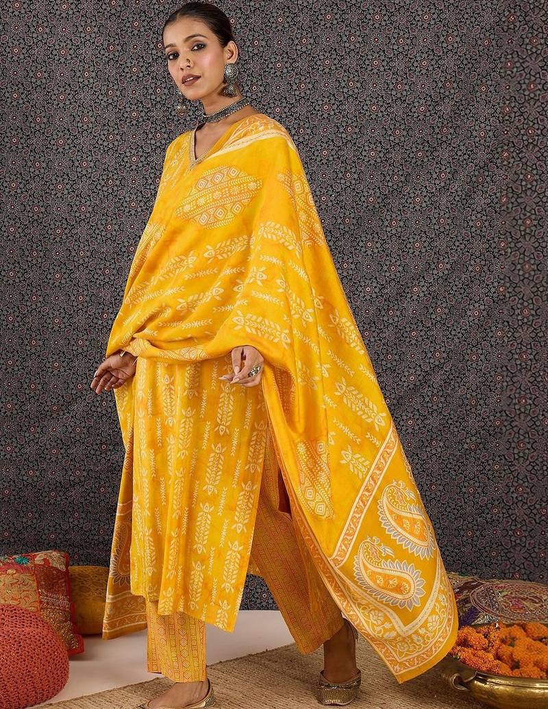 Women Ethnic Motifs Printed Regular Chanderi Silk Kurta with Trousers & With Dupatta