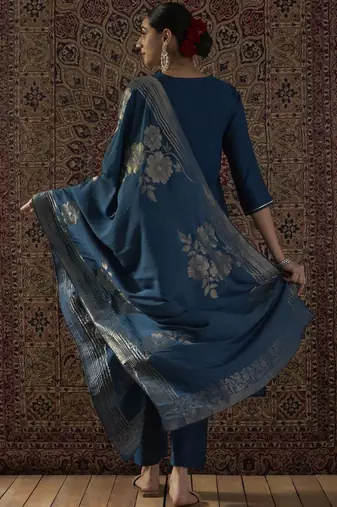 Women Ethnic Motifs Embroidered Regular Thread Work Kurta with Trousers & With Dupatta