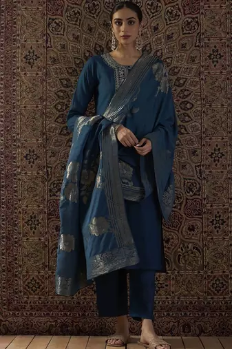 Women Ethnic Motifs Embroidered Regular Thread Work Kurta with Trousers & With Dupatta