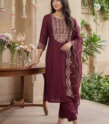 Women Ethnic Motifs Embroidered Regular Thread Work Liva Kurta with Trousers & With Dupatta