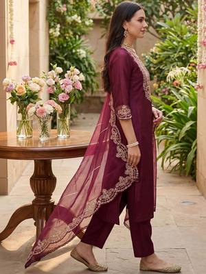 Women Ethnic Motifs Embroidered Regular Thread Work Liva Kurta with Trousers & With Dupatta 3