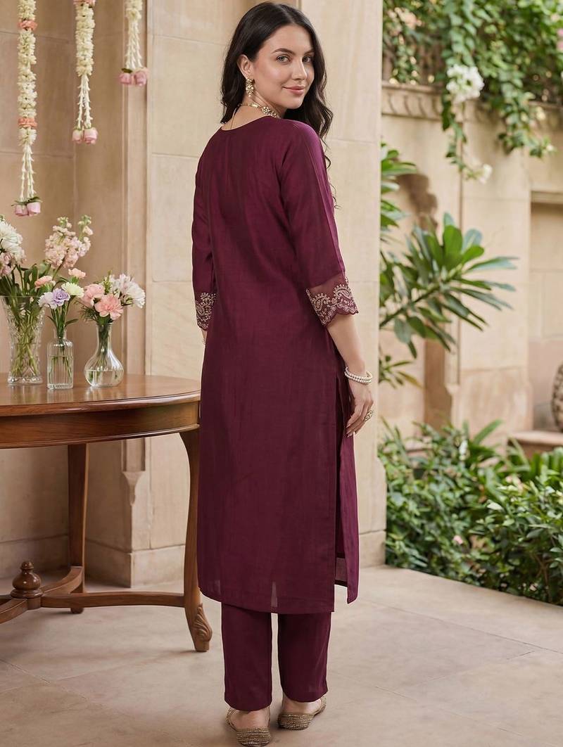 Women Ethnic Motifs Embroidered Regular Thread Work Liva Kurta with Trousers & With Dupatta