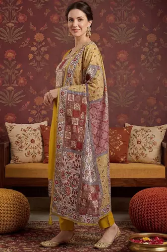 Women Ethnic Motifs Yoke Design Regular Thread Work Kurta with Trousers & With Dupatta