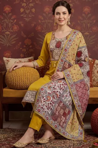 Women Ethnic Motifs Yoke Design Regular Thread Work Kurta with Trousers & With Dupatta