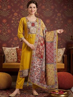 Women Ethnic Motifs Yoke Design Regular Thread Work Kurta with Trousers & With Dupatta 6