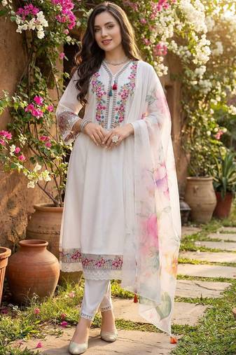 Women Floral Embroidered Regular Thread Work Kurta with Trousers & With Dupatta