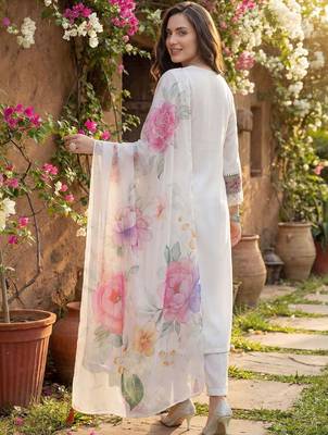 Women Floral Embroidered Regular Thread Work Kurta with Trousers & With Dupatta 3