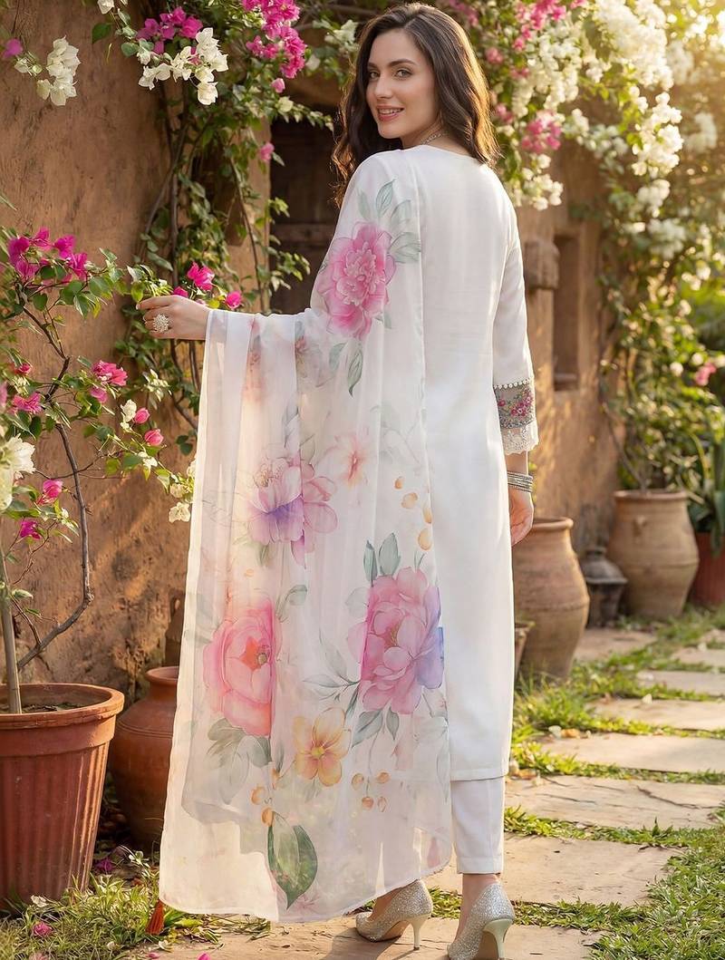 Women Floral Embroidered Regular Thread Work Kurta with Trousers & With Dupatta