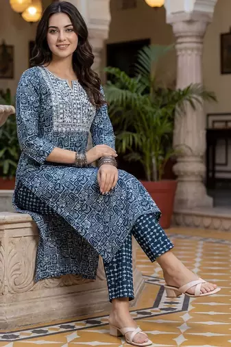 Women Ethnic Motifs Printed Regular Thread Work Pure Cotton Kurta with Trousers